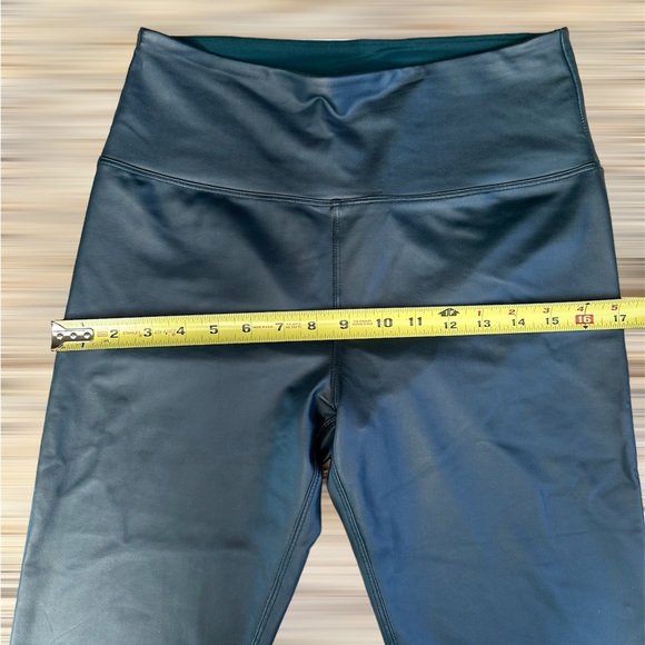 Gottex polyester spandex stretch forest green shiny rubberized leggings LG - Picture 4 of 8